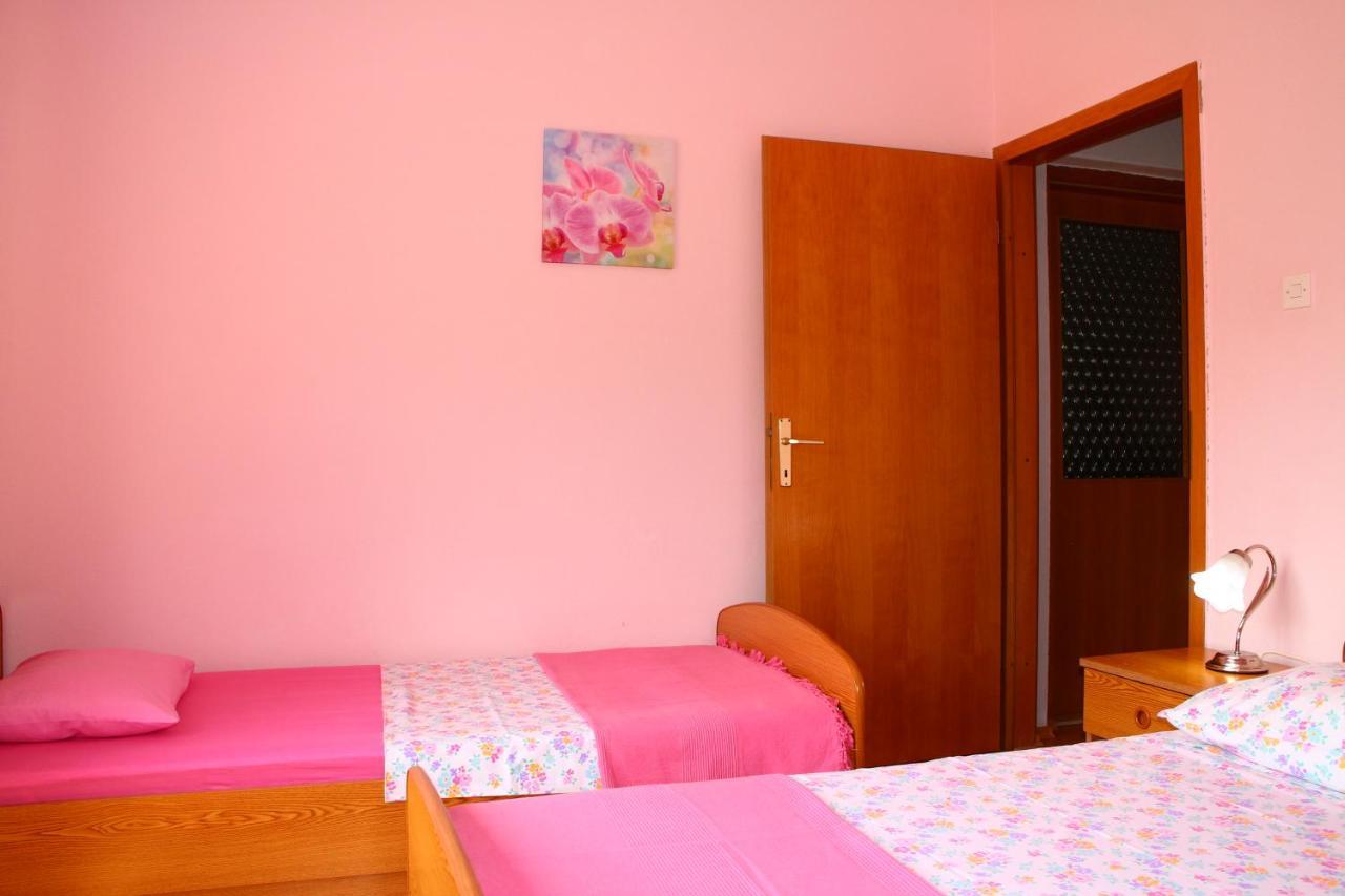 Apartment Teraferma Komiža Eksteriør billede