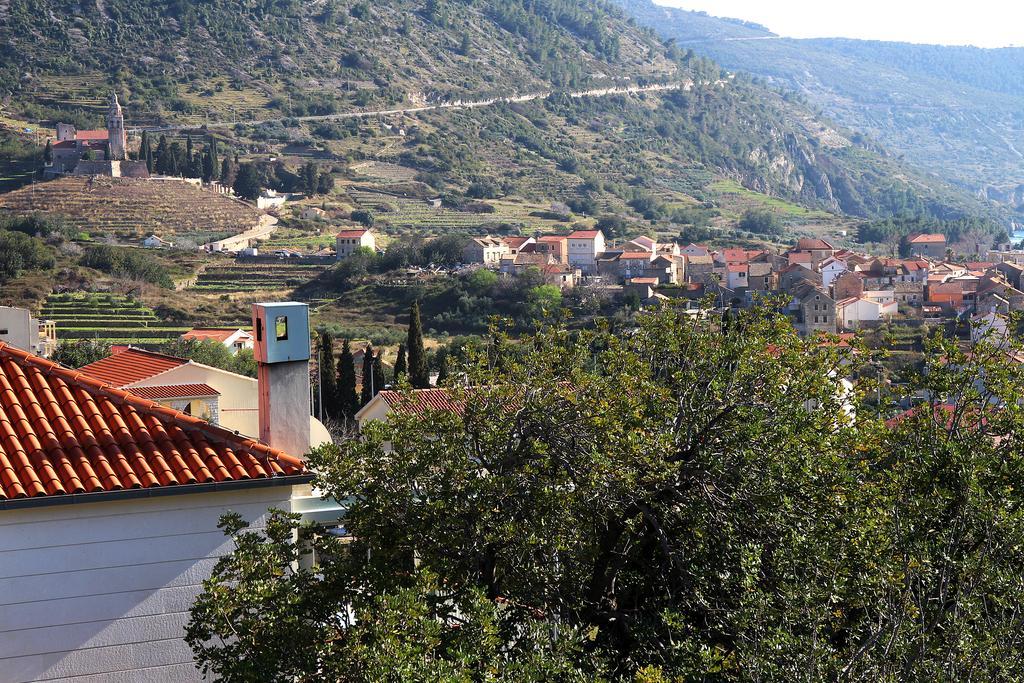 Apartment Teraferma Komiža Eksteriør billede